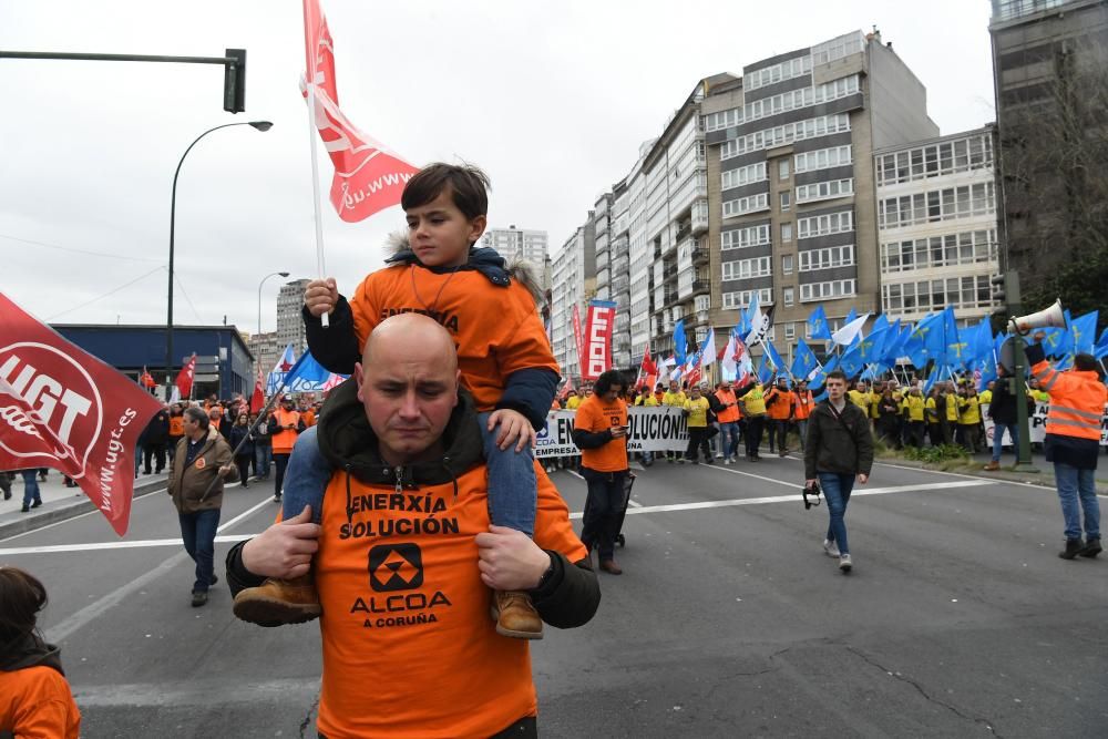 Manifestación en defensa del empleo en Alcoa