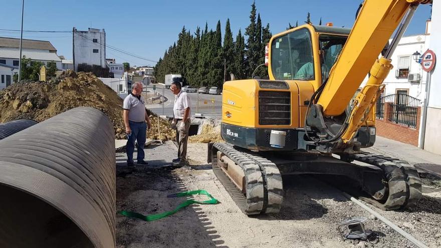 Trabajos que se llevan a cabo en la calle Alonso de Aguilar.