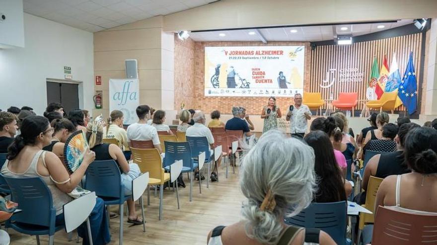 Fuerteventura lleva a las Jornadas de Alzheimer su programa de apoyo a las personas cuidadoras