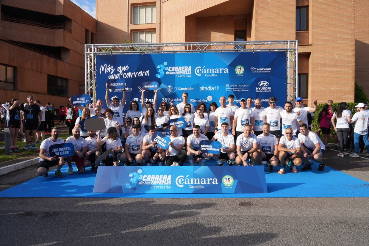Búscate en las fotos de la Carrera de las Empresas en Castellón
