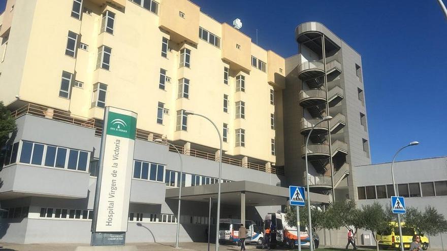 Cuatro jóvenes heridos al chocar con su coche con un camión en Alhaurín de la Torre