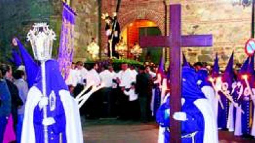 Jesús Nazareno procesiona por las calles de Monesterio