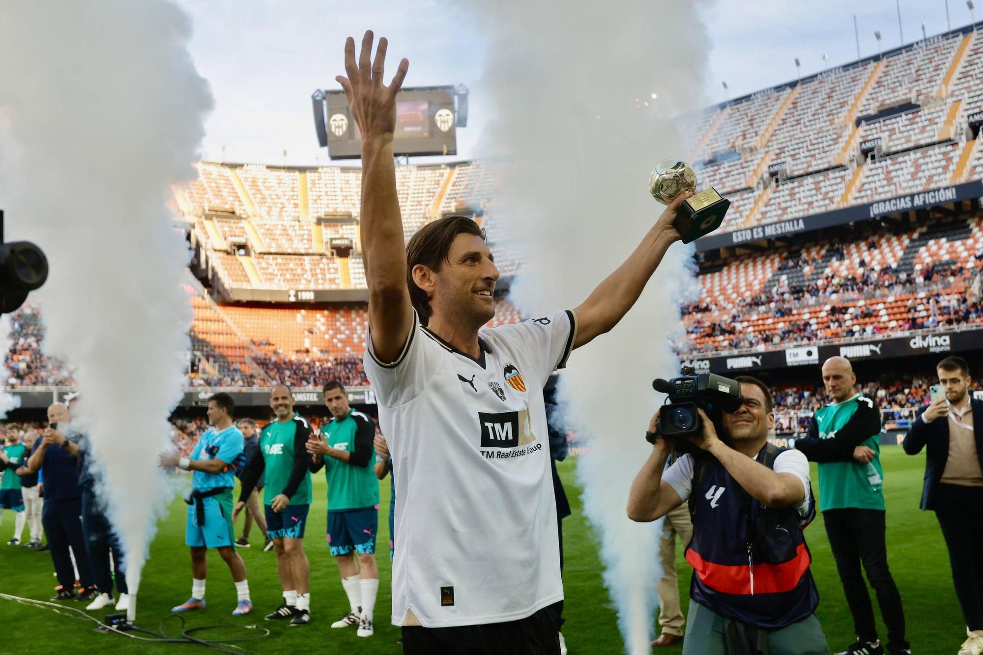 ¡Qué recuerdos! Las fotos del homenaje al Valencia del Triplete