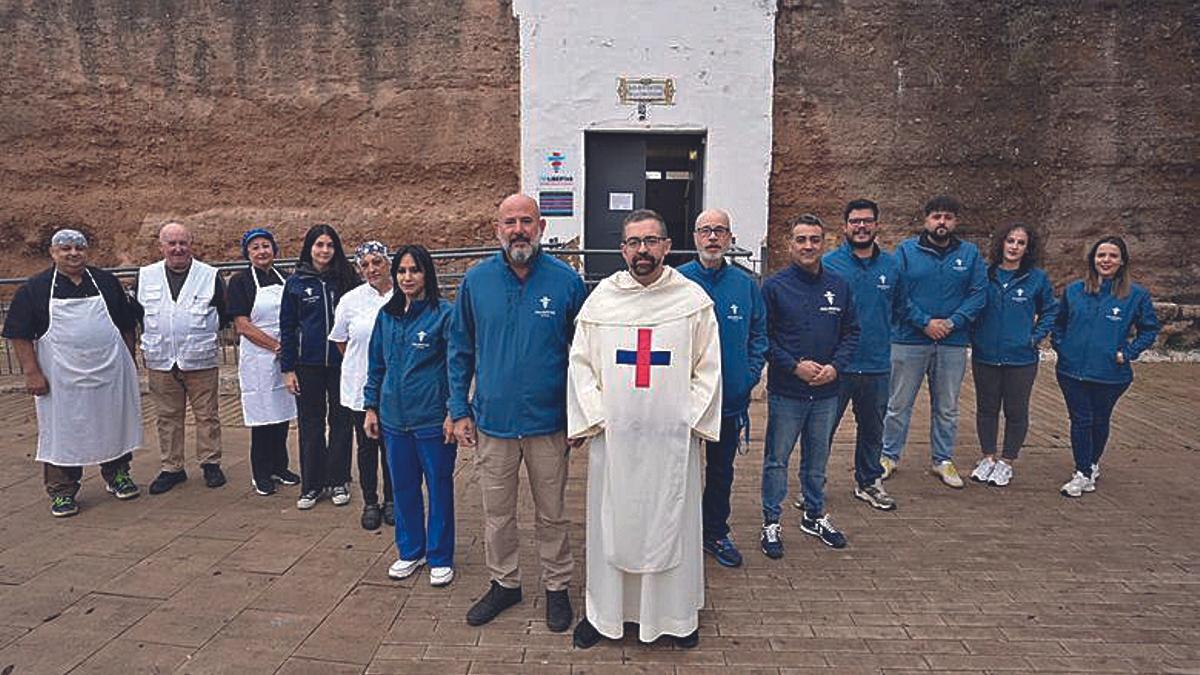Responsables y voluntarios de la Fundación Prolibertas, que gestionan varios programas, entre ellos el comedor de los Trinitarios.
