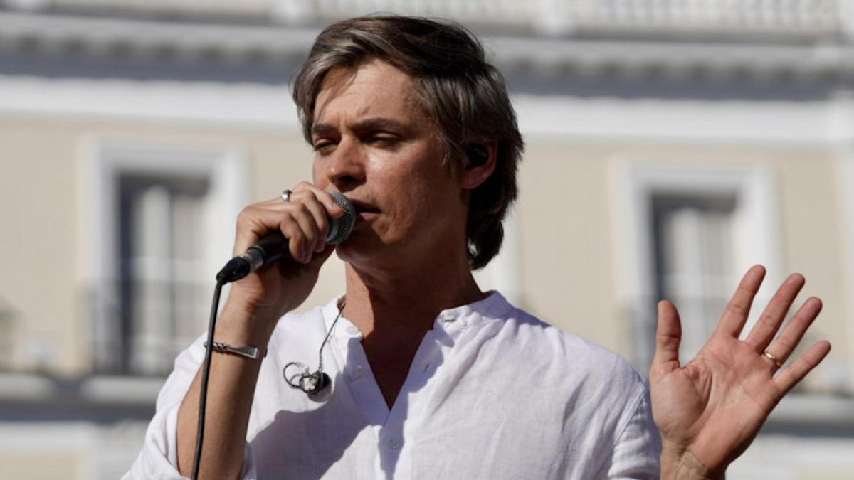 Carlos Baute acabó la noche en el hospital