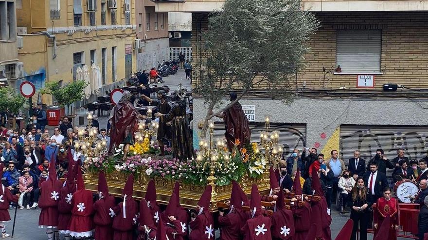 Lunes Santo: 'El prendimiento' sale de la iglesia de San Antolín