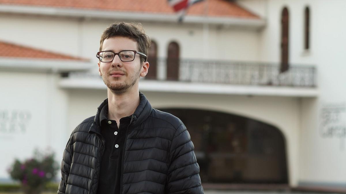 Roberto Cambronero, ganador del III Premio de Novela Fundación Mediterráneo