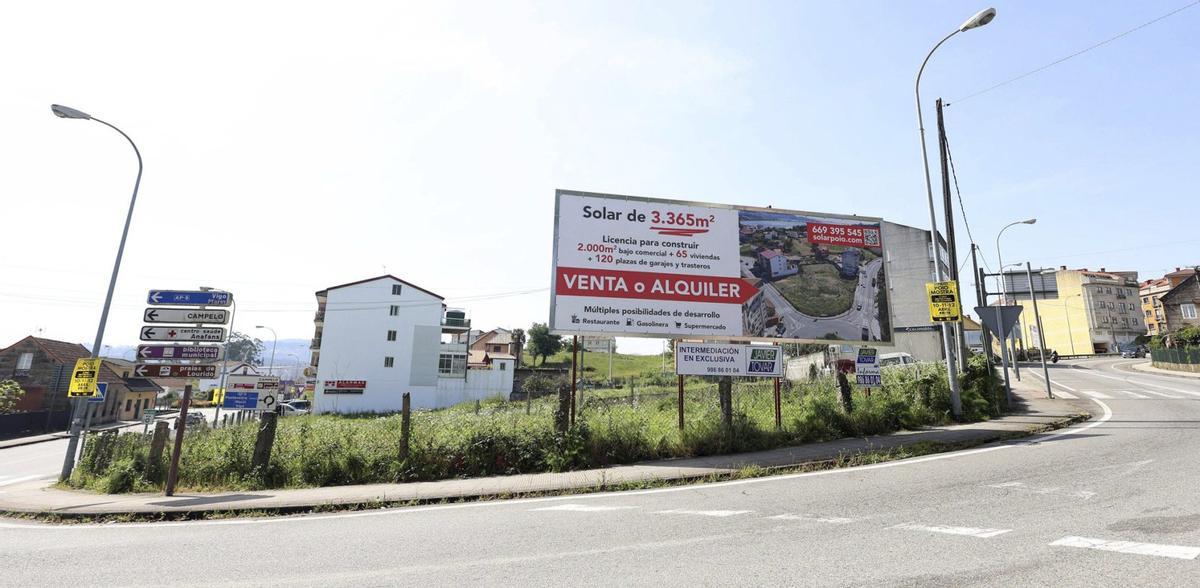 El terreno que una sociedad tiene a la venta o alquiler en la rotonda entre Andurique y Porteliña, apto para construir 65 viviendas.