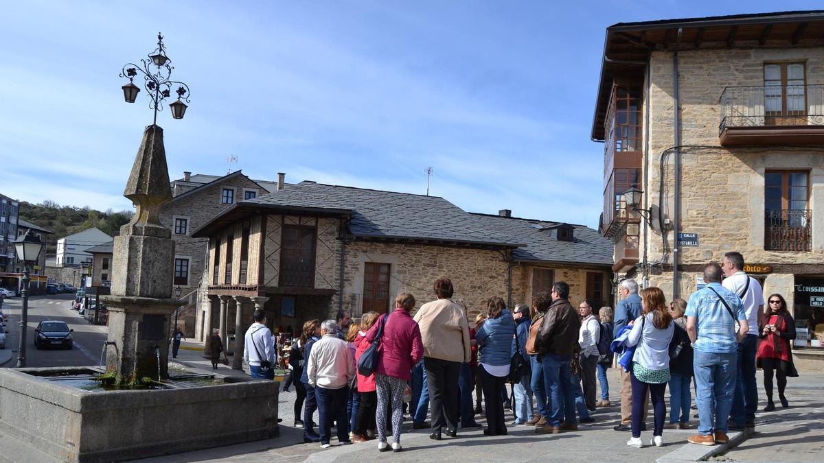 Turistas en Puebla de Sanabria