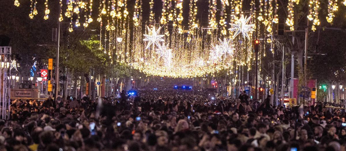 Un xou al passeig de Gràcia per a l’encesa nadalenca Un xou al passeig de Gràcia per a l’encesa nadalenca