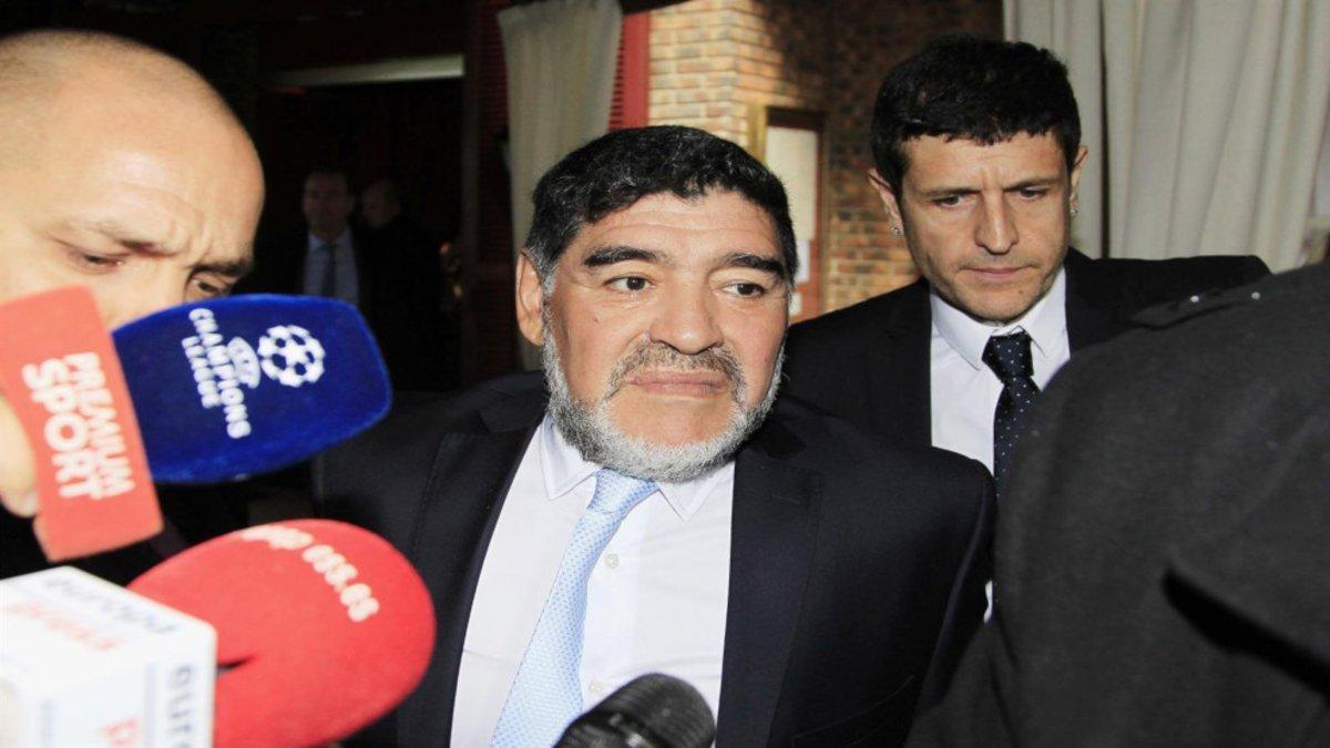 Maradona pretende desheredar a sus hijas