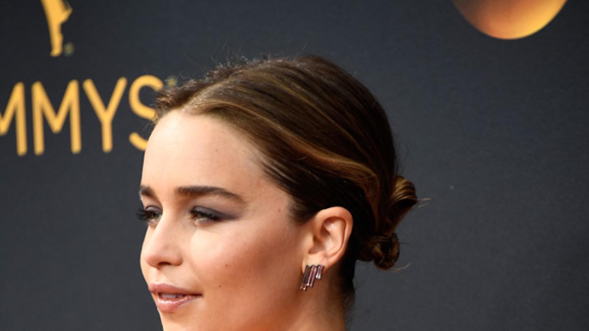 Emilia Clarke en en los Emmys 2016