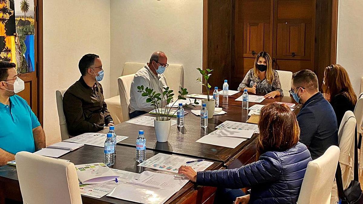 Reunión del Cabildo con los ayuntamientos de La Gomera. | | E.D.