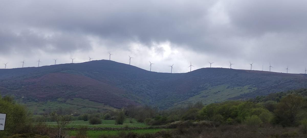 Los molinos de viento desatan la polémica en pueblos de Aragón