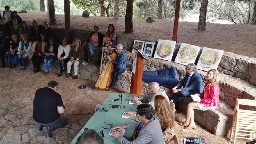 Letras y Sonidos presenta su libro &#039;Un camino por las emociones&#039; en el Jardín Canario