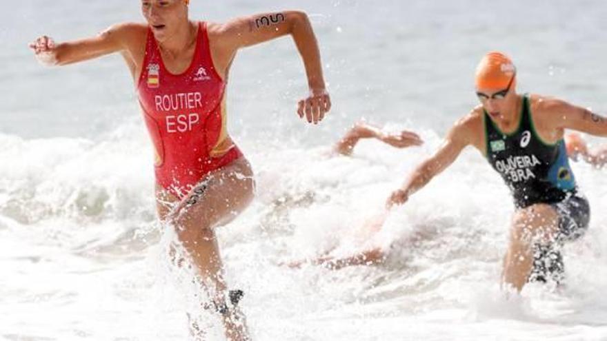 La triatleta banyolina Carol Routier comença les World Series a Abu Dhabi