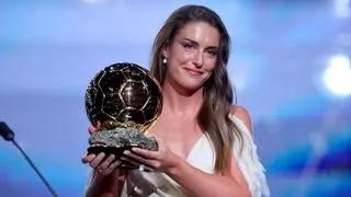 Alexia Putellas se corona con su tercer Balón de Oro: "Espero poder llevar este trofeo donde tiene que estar, en Barcelona"