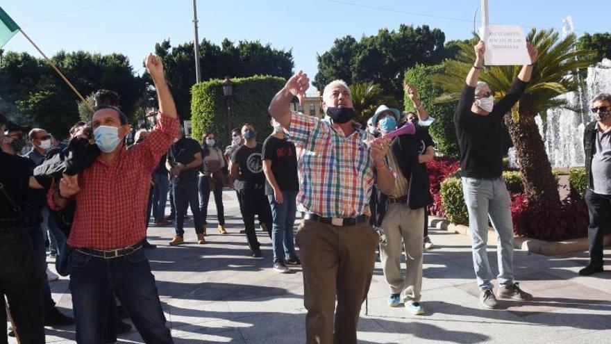 Protesta de los trabajadores de Latbus en la Glorieta.