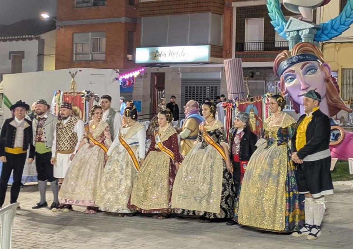 Miles de personas llenaron de alma fallera Gilet y Faura