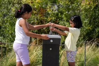 Viernes caluroso en Barcelona con máximas que rozan los 30 grados