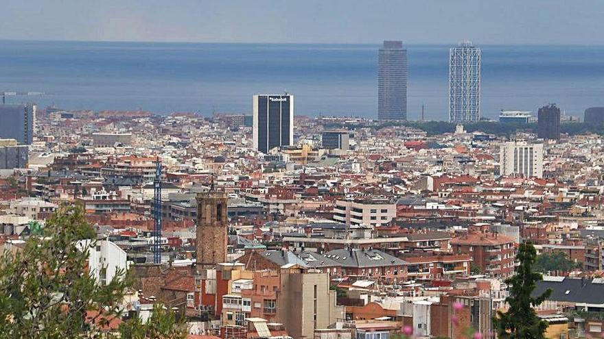 Pla general de Barcelona, amb la torre Mapfre al fons