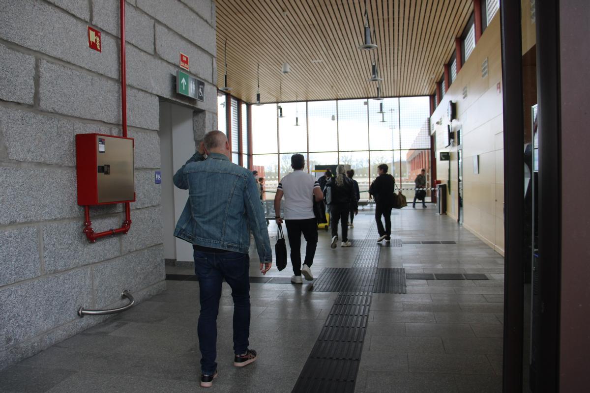 Interior de la estación de AVE en Sabnabria