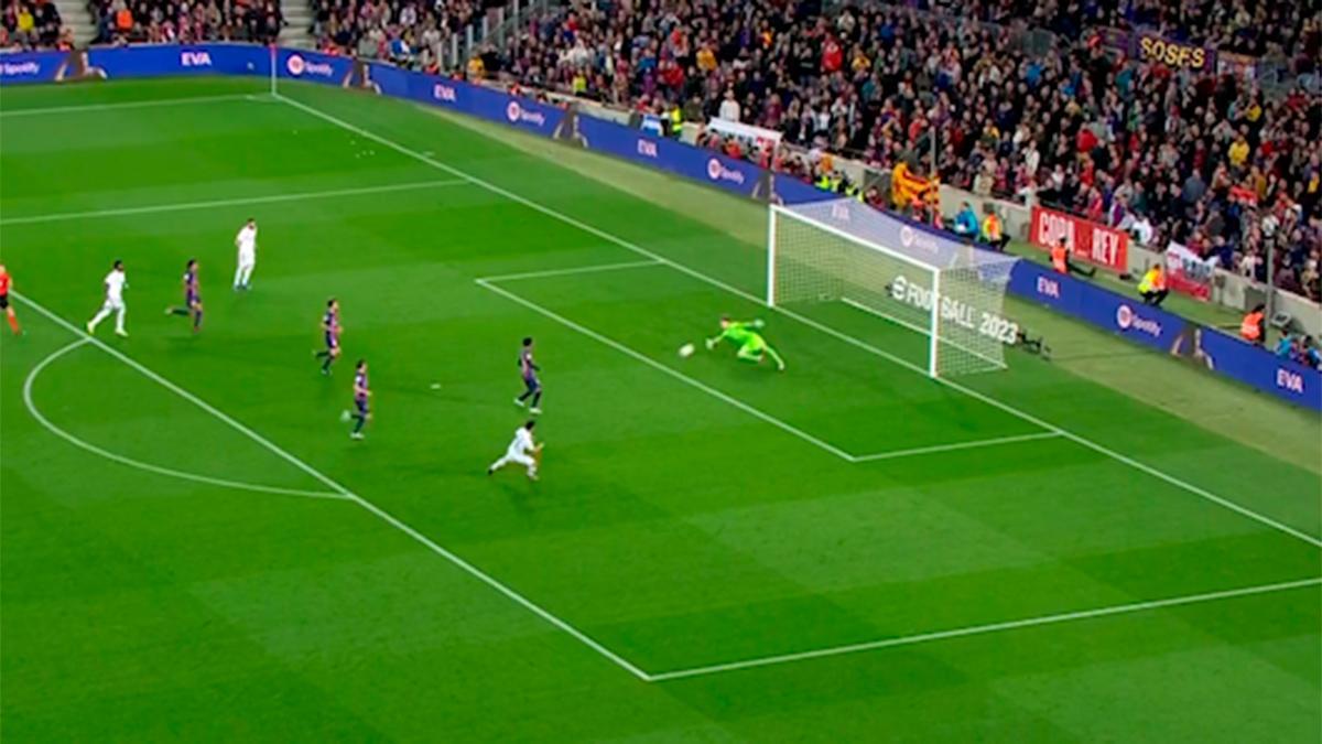 FC Barcelona - Real Madrid | La parada de Ter Stegen a Asensio