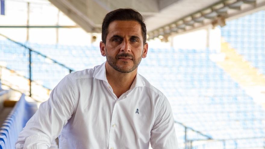 Sergio Mora, entrenador del Hércules de Alicante, en el palco del José Rico Pérez.