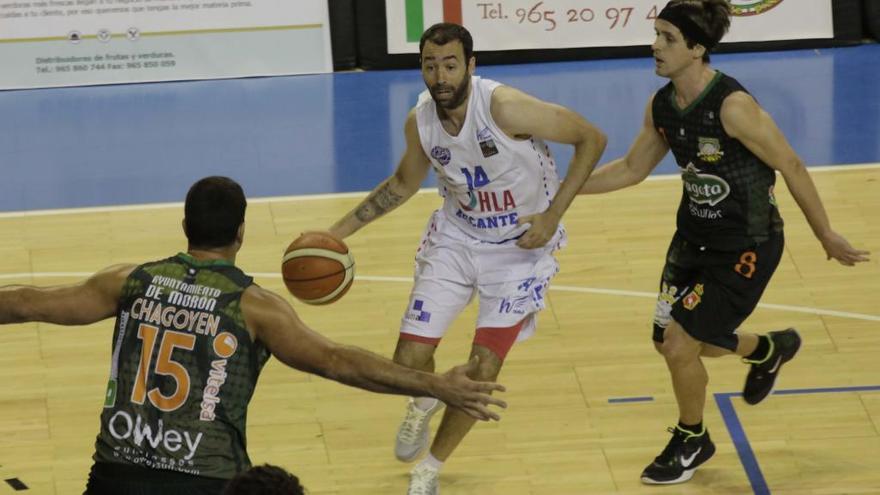 Rivero, esta temporada, en el encuentro ante Morón.