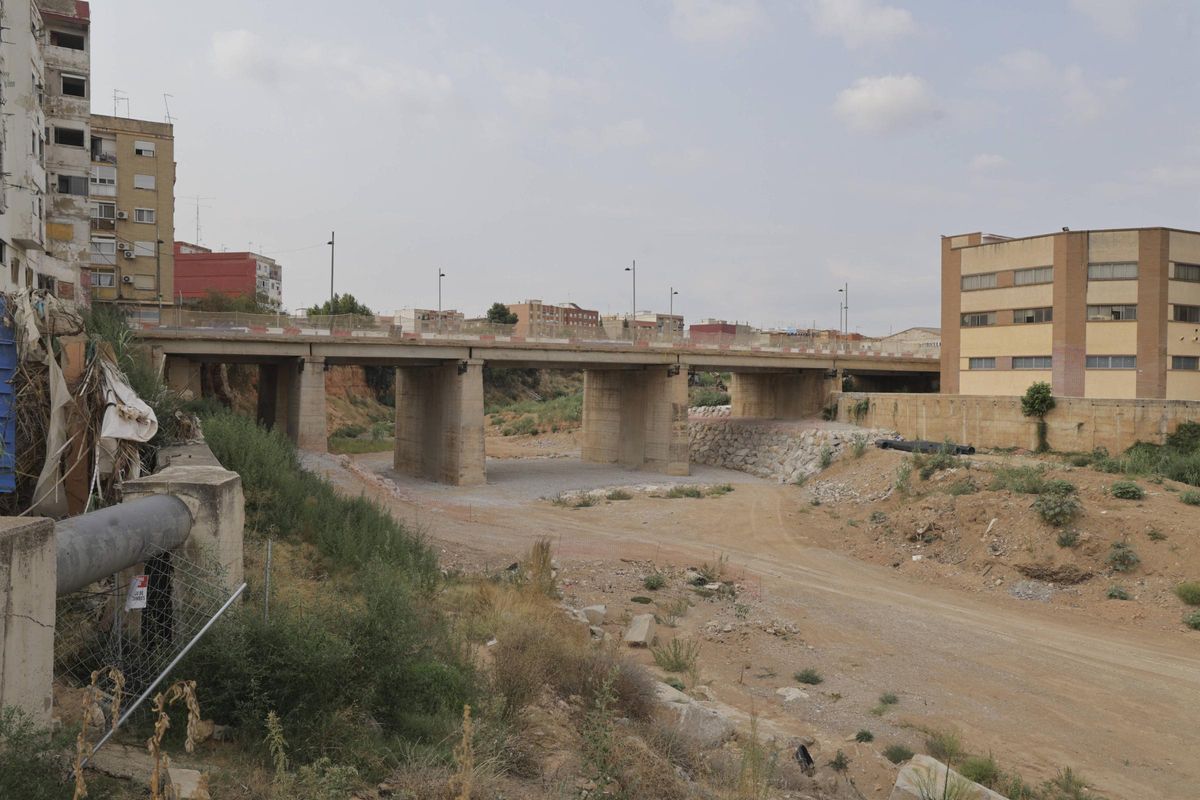 El puente de Mas del Jutge en Torrent en este mes de agosto.