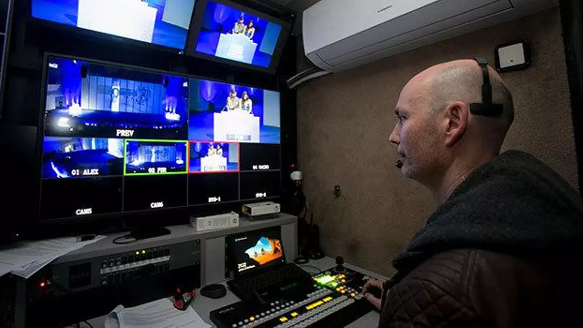 El minuto a minuto de la noche electoral, en informacion.es y en informacióntv