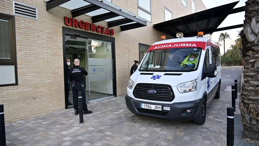 La pareja del bebé fallecido aseguró en el Hospital de Elche que estaba dormido y no despertaba