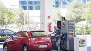 Els treballadors de les gasolineres convoquen una vaga per al pont de maig