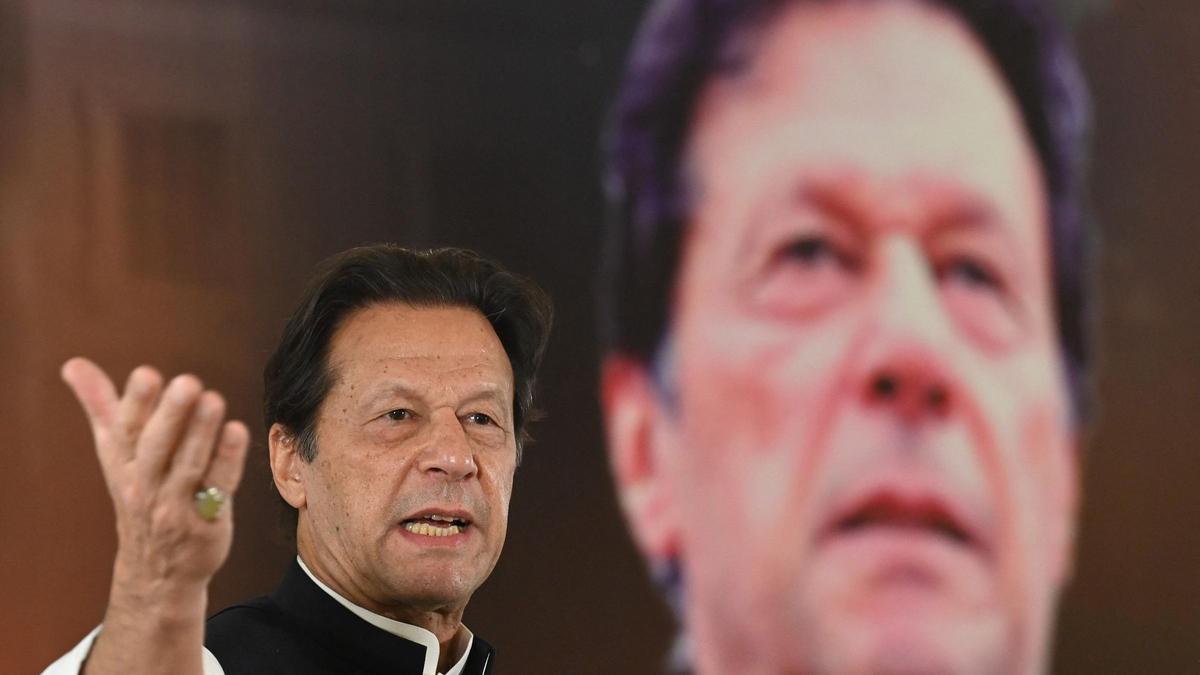 CorrupciÃ³n, revelaciÃ³n de secretos de estado y matrimonio ilegal: todas las condenas que enfrenta el ex primer ministro Imran Khan