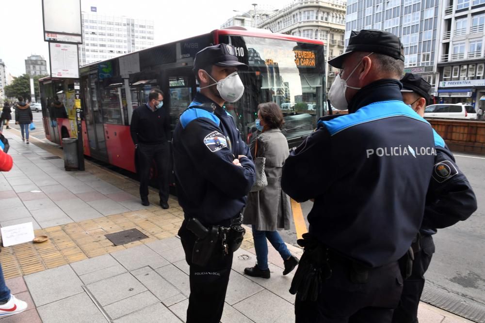 El 092 controla el aforo en los buses de A Coruña