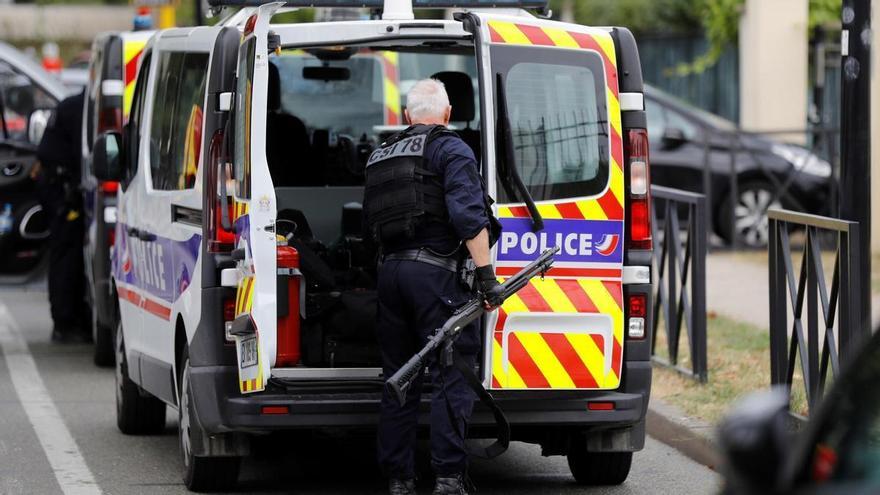 Un turista mort i dos de ferits en un atac a París que s&#039;investiga com un atemptat terrorista