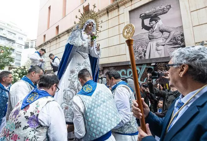 La lluvia impide el encuentro entre la Virgen de la Alegría y el Cristo Resucitado