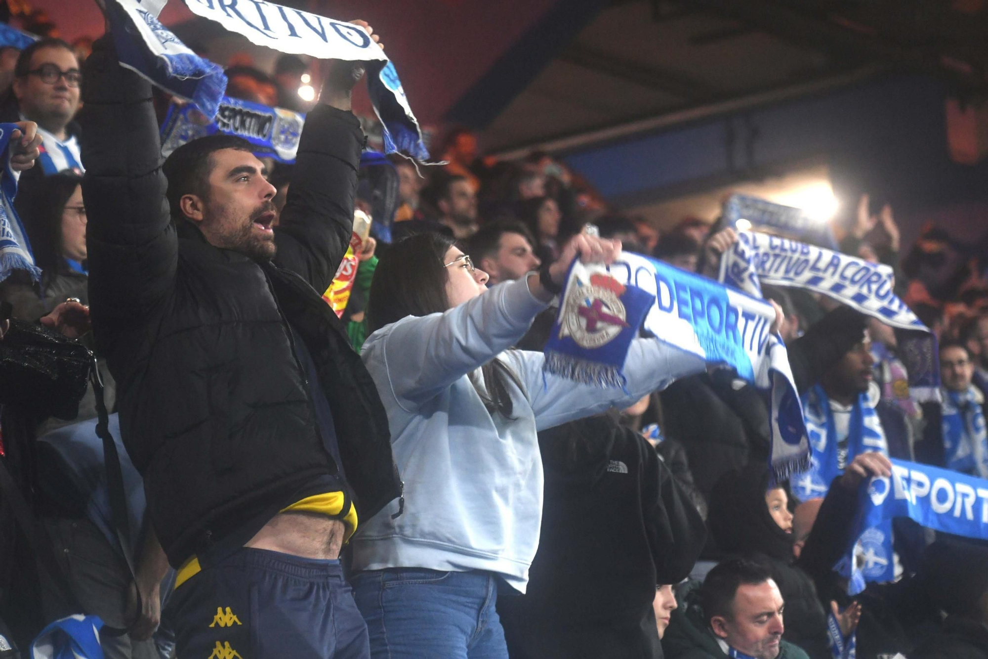 El Deportivo doblega al Almería en Riazor (3-1)