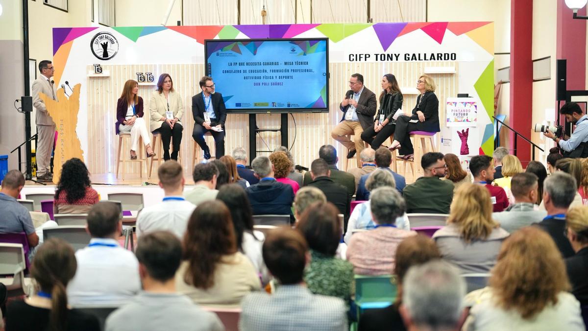 Encuentro de Formación Profesional de Canarias, celebrado en el CEFP Tony Gallardo.