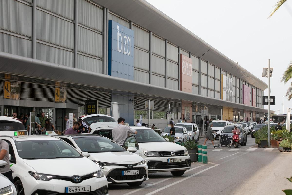 Imagen de archivo del aeropuerto de Ibiza.