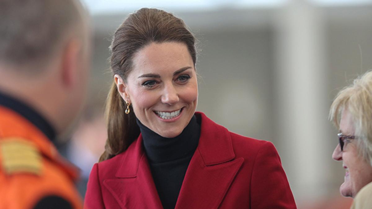 Kate Middleton visitando una base aérea en North Wales