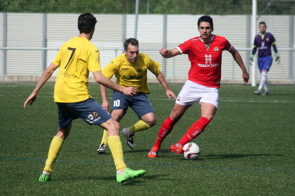 El club homenajea en su despedida al capitán tras 15 años en el club y a su entrenador, tras seis temporadas al frente del banquillo.