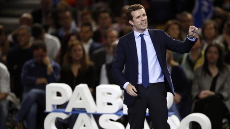 Casado echa mano de líderes latinoamericanos para "frenar al populismo"