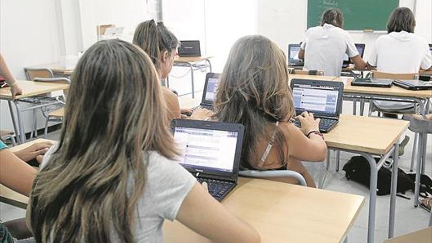 Las aulas cordobesas tienen un ordenador por cada dos alumnos