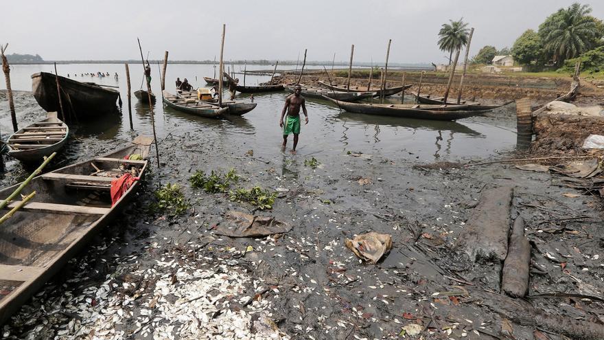 Otro vertido de petróleo en Nigeria contamina cultivos y ríos desde una planta de Shell