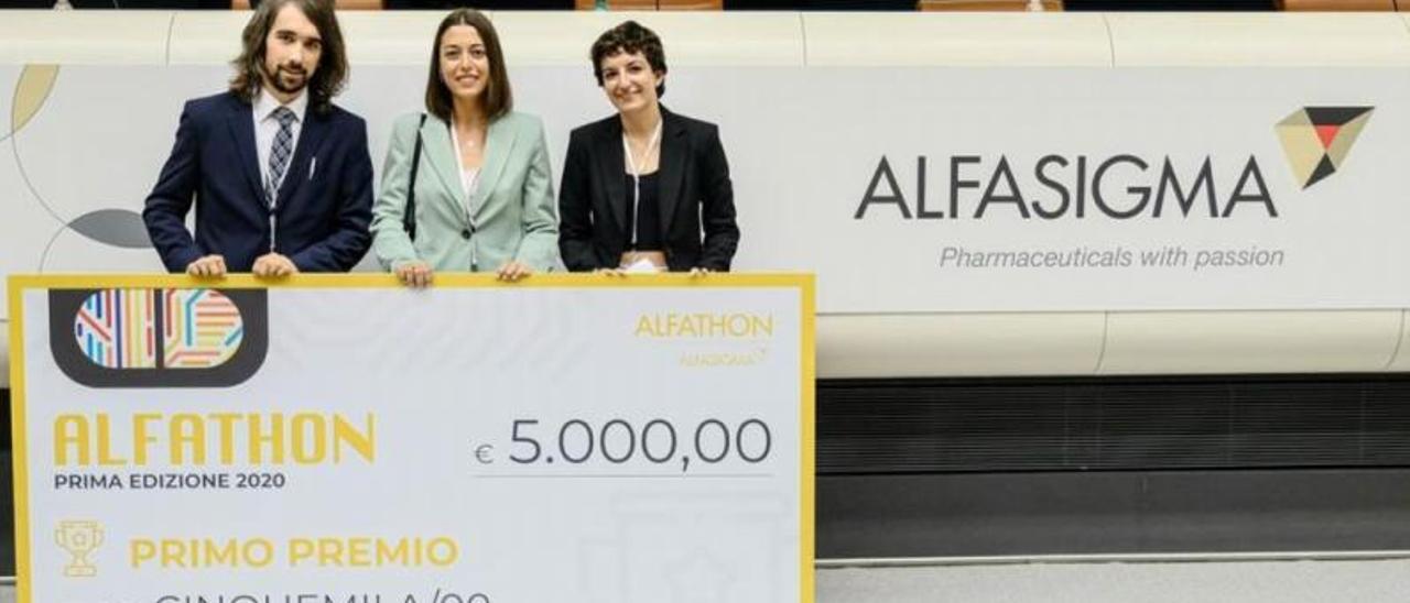 Lluís Pascual, Maria Cholvi e Irene Santos en la entrega de premios Alfathon en Roma | LEVANTE EMV