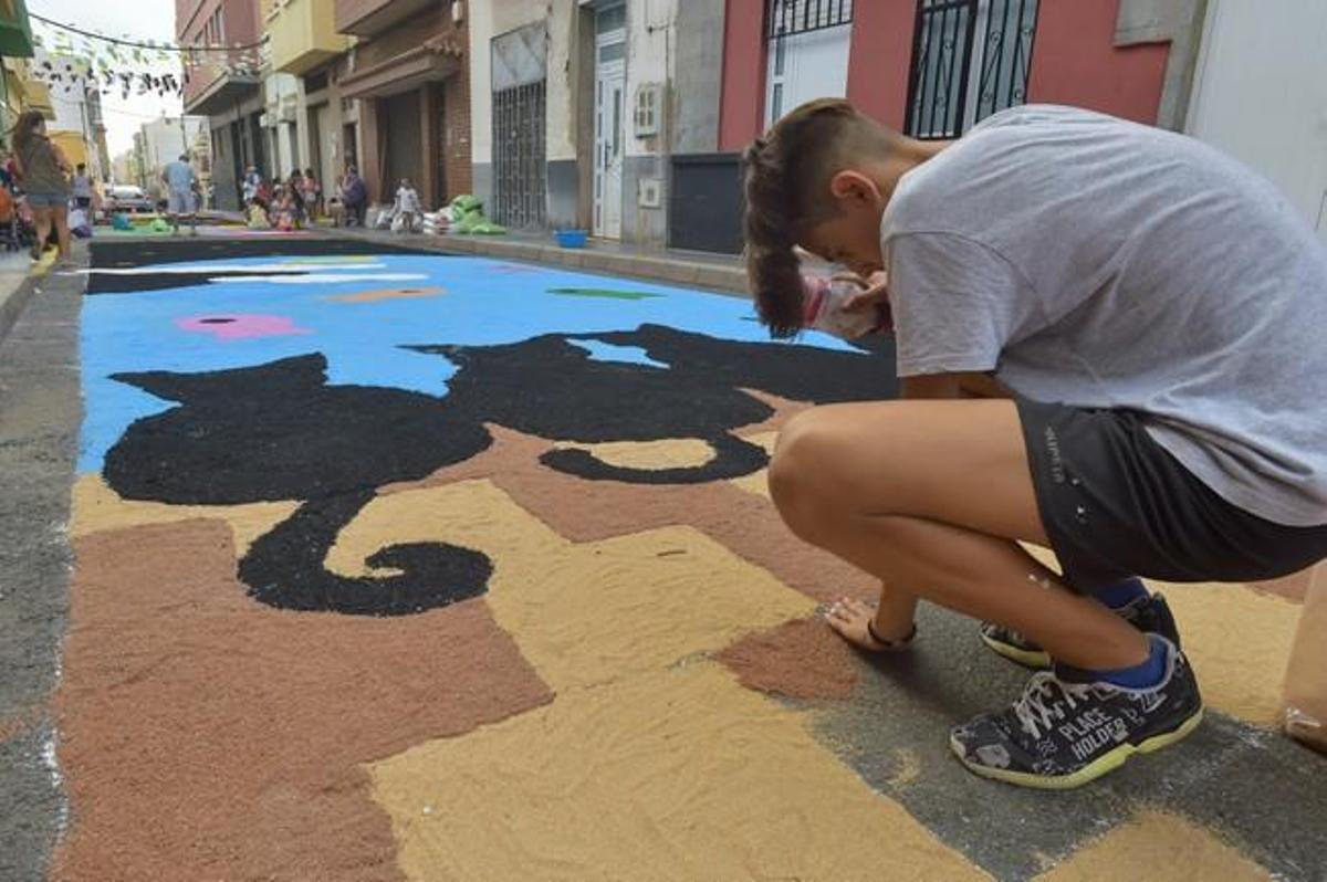Alfombras por la fiesta de la Vingen del Carmen, ... Alfombras por la fiesta de la Vingen del Carmen, ...