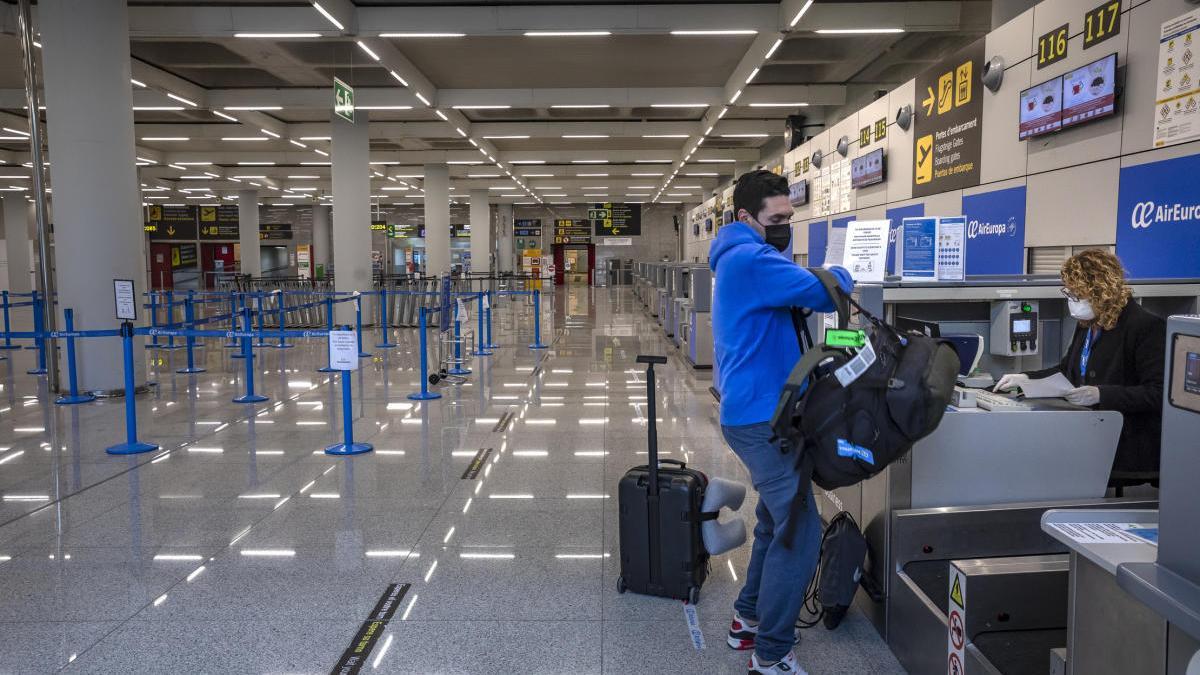 El Govern espera que al acabar el estado de alarma se recuperen &quot;paulatinamente&quot; los vuelos a Baleares