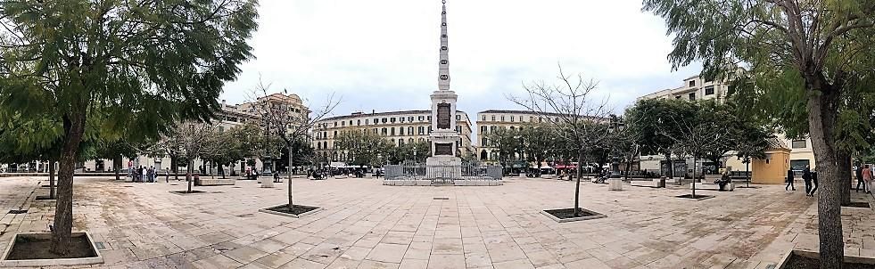 Vista del monumento a Torrijos en la plaza de la Merced.