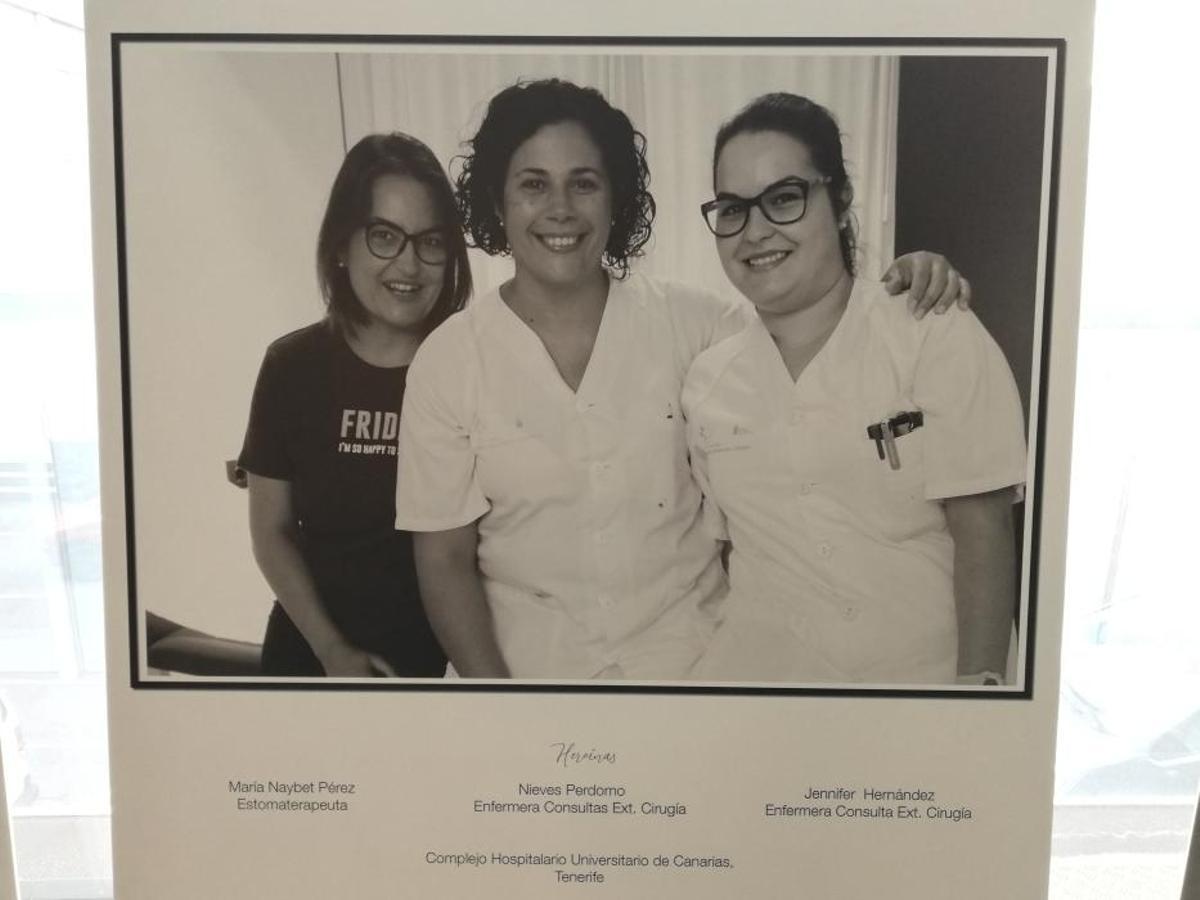 Exposición sobre ostomía en el HUC